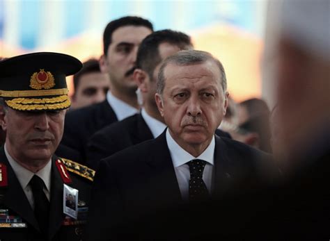 Turks Click Away, but Wikipedia Is Gone - The New York Times