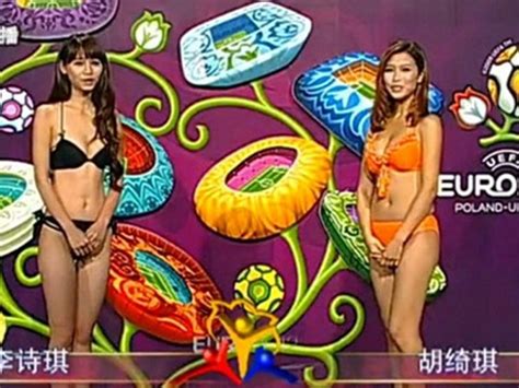 Pol Mica Por Modelos En Bikini Para Hablar De La Eurocopa En Tv Infobae