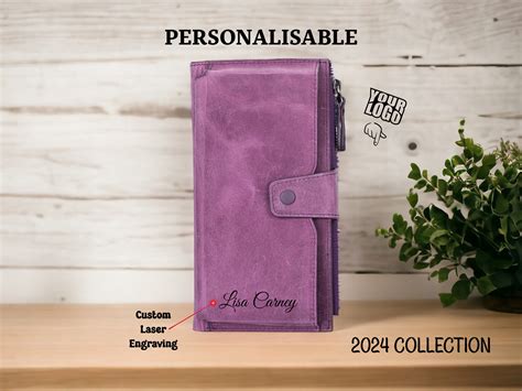 This personalized wallet has a hidden compartment no one notices 2