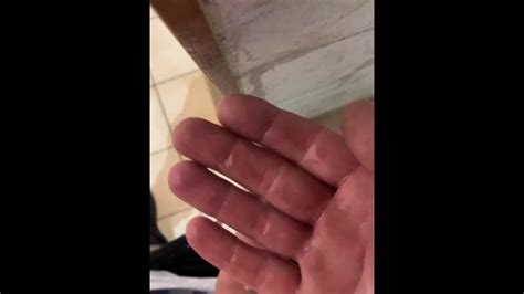 Branlette Rapide Dans La Cuisine Pour La Eme Fois Pornhub Gay