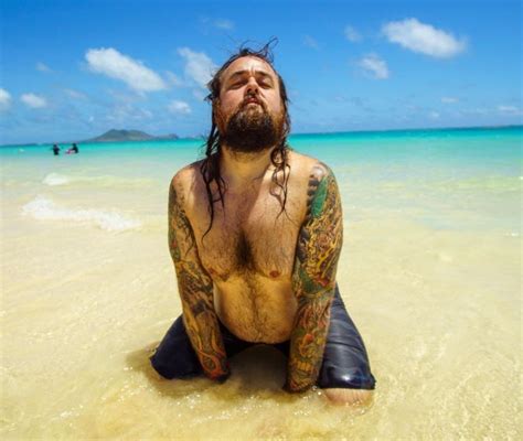 Chumlee Astro Do Reality Show Trato Feito Sensualiza Na Praia E