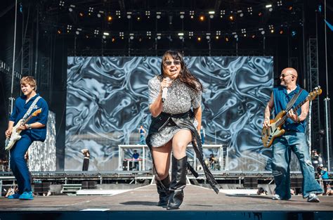 LIVE Rock for People den třetí Popíkoví Sex Pistols a moshpity při koncertu Ewy Farne