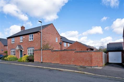 Holywell Fields Hinckley Leicestershire Le10 4 Bedroom Detached