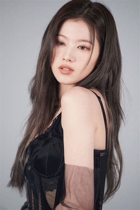 on Twitter insanely hot SANA 사나 TWICE https t co qDzyBYMT c Twitter