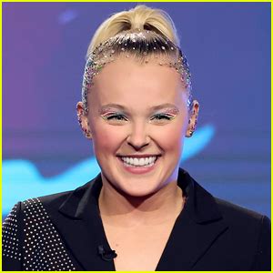 JoJo Siwa Reveals The Exact Moment Place She Realized She Was Gay Jojo Siwa Pride Just