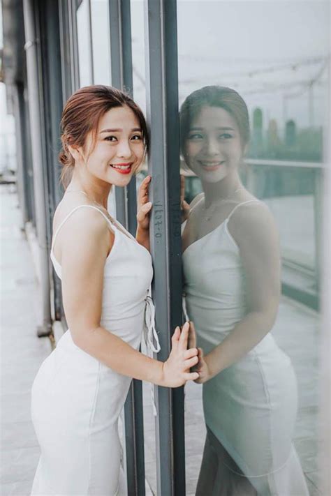 Hot girl múa côn gợi cảm khó rời mắt ở tuổi