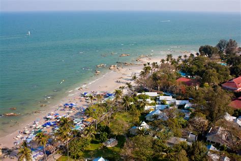 file_download Relax on the beach in the resort of Hua Hin, Thailand