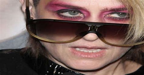 Peaches To Record Free Pussy Riot Protest Song Daily Star