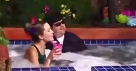 Nickelodeon S Dan Schneider In Hot Tub With Amanda Bynes 16 In Resurfaced Video Celebrity