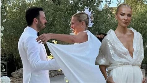 Ünlü manken Burcu Esmersoy dan bikini şov Kusursuz fiziğiyle yürek hoplattı Magazin Haberleri