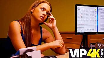 Vip K Milf Es Perforada Por Un Acreedor Porque El Dinero Cuesta La Penetraci N Del Co O