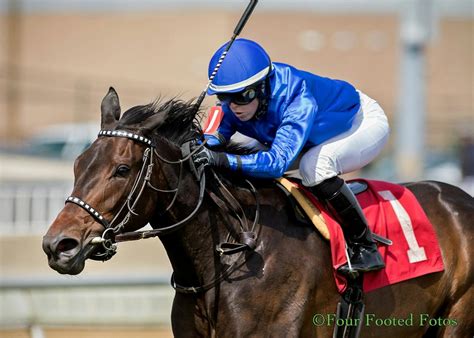 Here's What It's Like To Be A Female Horse Racing Jockey