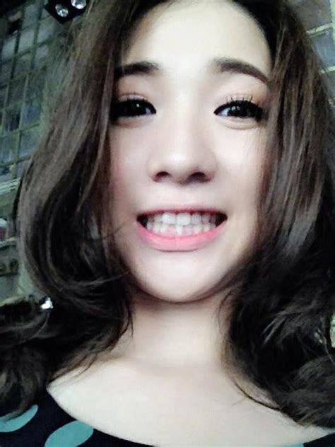 Chùm ảnh Khi các hot girl làm mặt xấu vẫn xinh