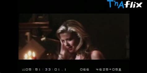 Tara Reid Bikini Scene In The Big Lebowski Tnaflix