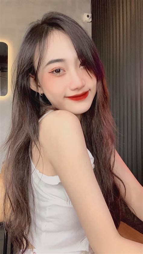 Soi nhan sắc bạn gái dàn tuyển thủ hot nhất Liên Quân Mobile Việt từ xinh đẹp dễ thương đến