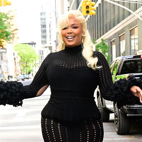 How Eating an Orange Every Day Impacts Health, Dietitians Explain - Parade