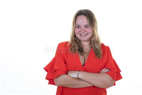 Fr Hliche Junge Blonde Frau Kurvig Geklappte Arme Portrait Lachen Auf Wei Em Hintergrund