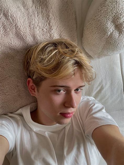 Sun Kissed Selfie Blonde Highlights Sunkissed Blonde