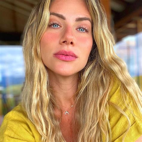 Giovanna Ewbank Mostra Barriguinha Em Banho De Sol Quem Quem News