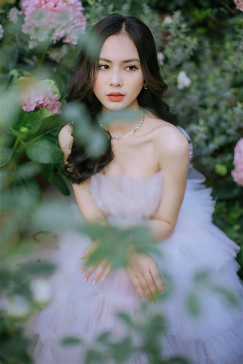 Bộ ảnh đẹp hút mắt của hot girl trường Đại học Kinh doanh và Công nghệ Hạt giống tâm hồn