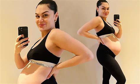 Jessie J Shows Off Her Growing Baby Bump In NAKED Bathtub Snaps Daily Mail Online