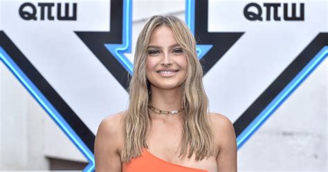 Karolina Pisarek W Bikini Sporo Ods Ania Film W Interia Pl