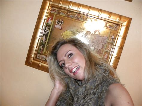 Very Hot Busty Milf Porn Pictures Xxx Photos Sex Images Pictoa