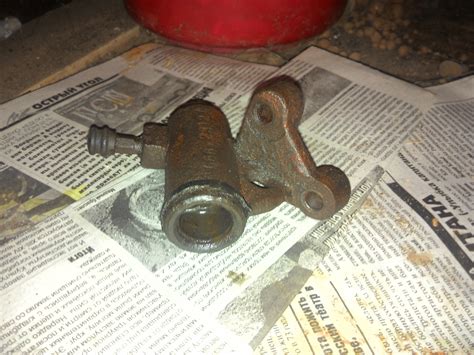 Потек рабочий цилиндр сцепления — ЛуАЗ 969, 1,5 л, 1992 года | поломка ...