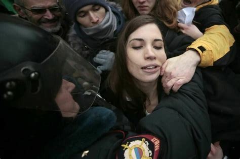 Суд отказался заочно арестовать Толоконникову из Pussy Riot Парламентская газета