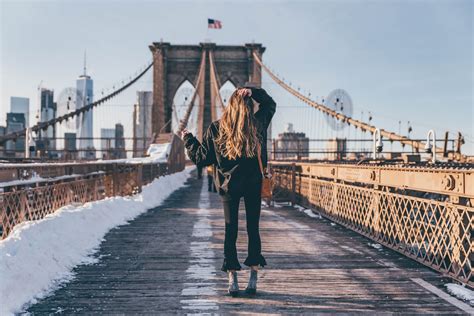 SNOWY BROOKLYN BRIDGE MAGIC | NEW YORK - Lisa Fiege