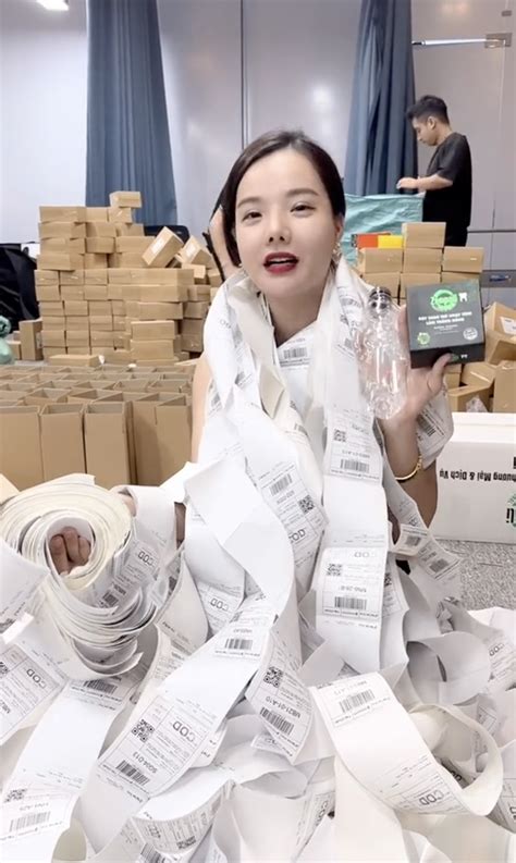 C N C Nh Kho H Ng Ch A Chai N C Hoa Nghi Nh P L U C A N Hot Tiktoker Phan Thu Ti N