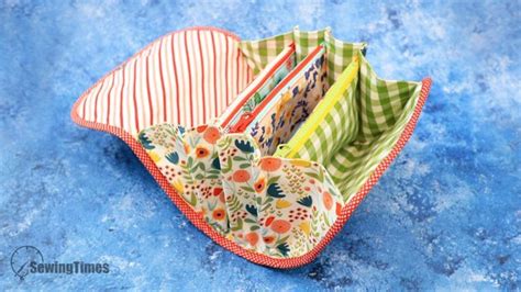 Making A Triple Zipper Pouch Bag Sewingtimesblog Pouch Diy Tote Bags Sewing Zipper Pouch