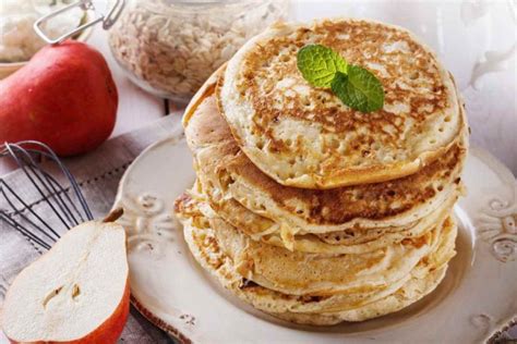 Para un desayuno saludable hot cakes de manzana y avena sin azúcar 6 ingredientes