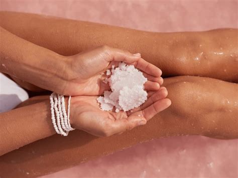 Dead Woman In Bikini Lizenzfreie Bilder Stockfotos Und Aufnahmen Shutterstock