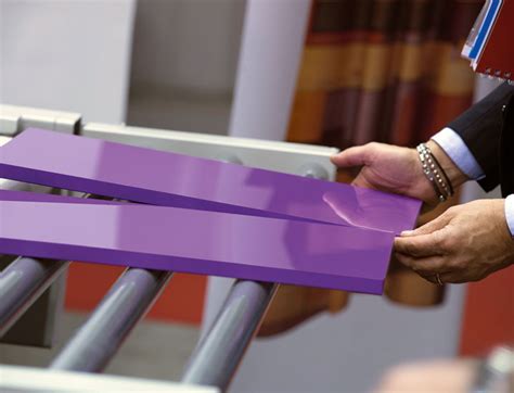 UV-Lack auf Wasser- und Lösungsmittelbasis – ICA Group