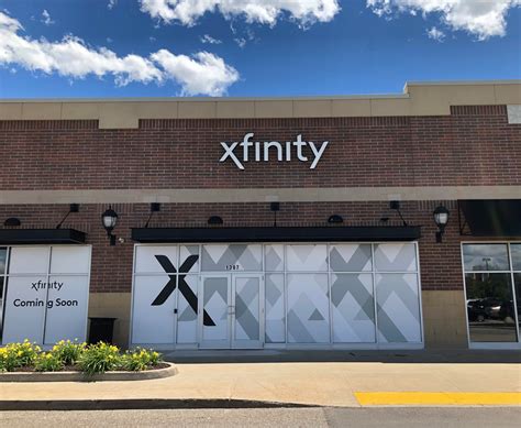 Reasons To Visit The Closest Comcast Store Instead Of Calling Support 8