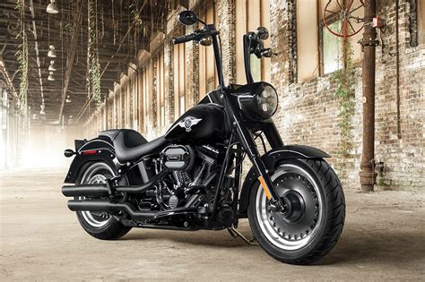 HARLEY-DAVIDSON Fat Boy S (2016-2017) Specs, Performance & Photos ...