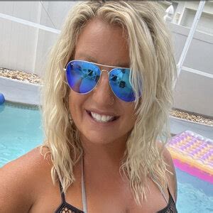 Caterpillareyebrow Sylviawakeupp Nude Leaks Fapezy