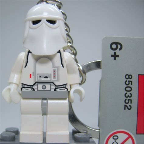 850352 Snowtrooper Key Chain Brickipedia Fandom