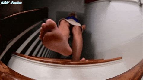 Enchantress Sahrye Stands Her Ground MP4 Amateur Soles Giantess And Footjobs Clips4sale