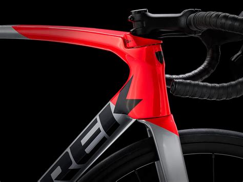 Trek Emonda Sl 6 Di2 Road Bike In Quicksilver In Red
