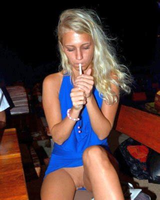 Babe Sluts UpSkirt NO PANTIES Mix SiNNeR Porn Pictures XXX Photos Sex Images