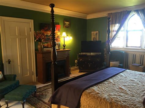 Casablanca Room – Thornewood Castle