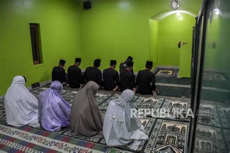 Niat Sholat Isya Rakaat Lengkap Dengan Tata Cara Magenta