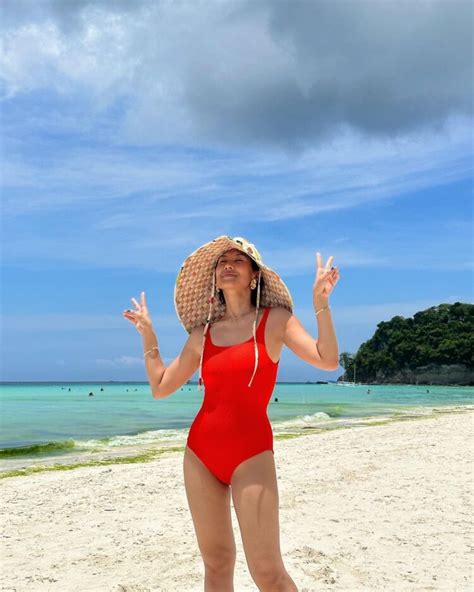 3 Hot Sexy Liz Cortez Bikini Pics