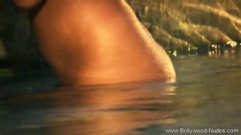 She Knows How To Make You Curious Amateur Porn By Bollywood Nudes Xhamster