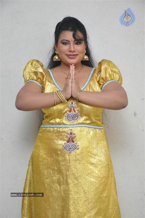 Sushmita Hot Photos Photo 6 Of 30