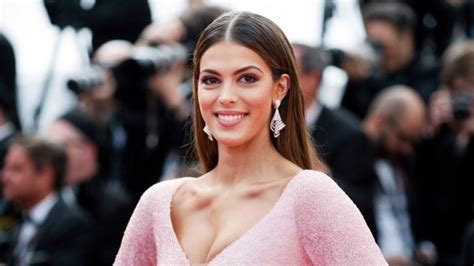 Iris Mittenaere En Bikini Ficelle Elle D Voile Sa Silhouette De R Ve