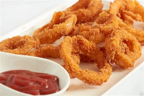 Extra Crispy Homemade Onion Rings | Cookist.com