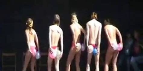 Naked On Stage Tnaflix